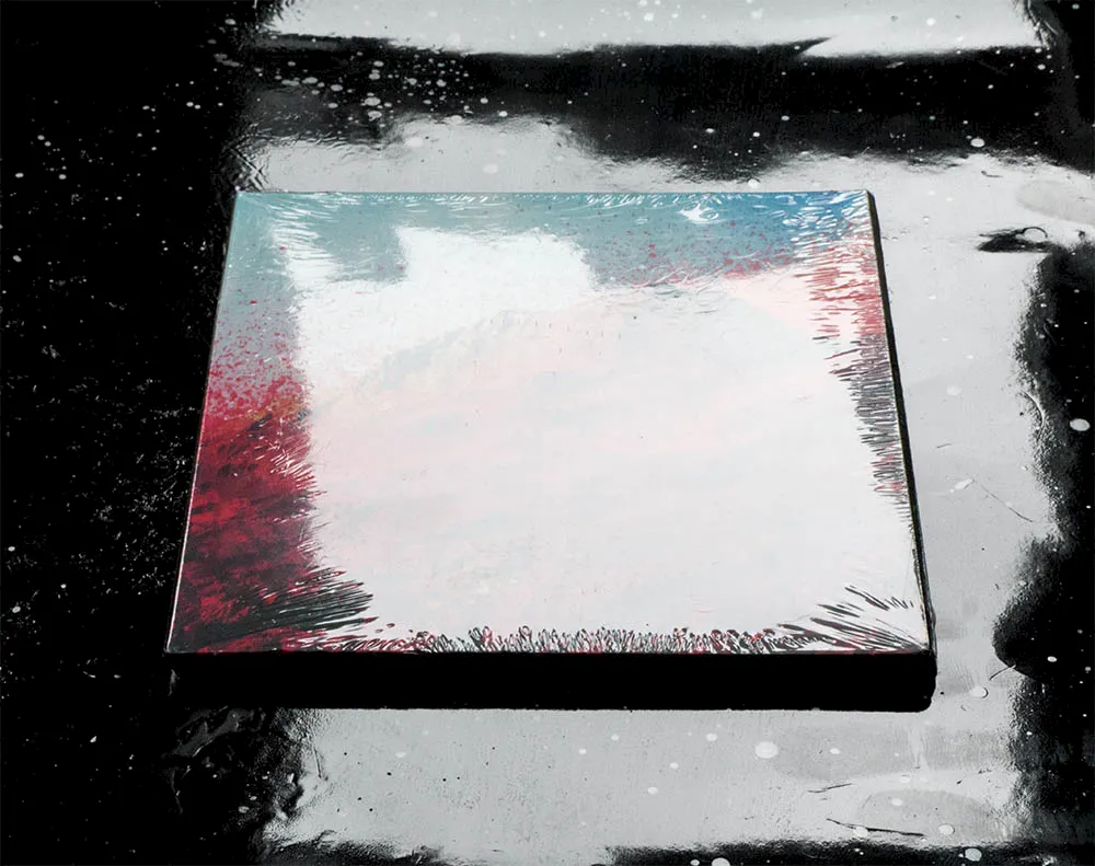 CD-Hülle von «Centillion» mit reflektierender, zerkratzter Silberoberfläche